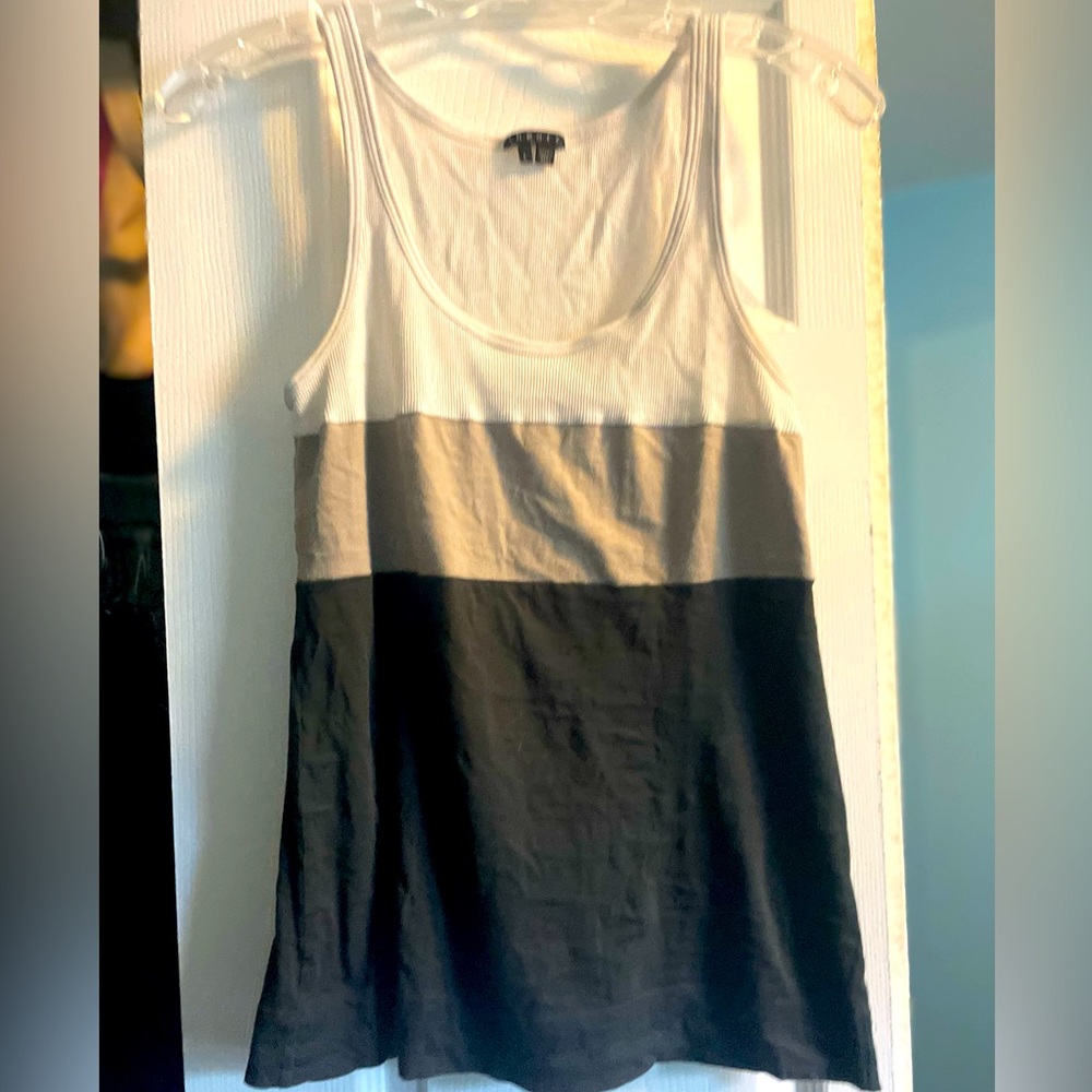 Theory Tri color tank size large